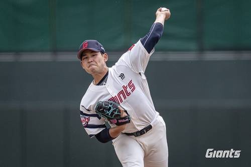 시범경기 개막전에서 호투한 롯데 김진욱 [롯데 자이언츠 제공. 재판매 및 DB 금지]