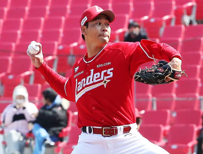SSG 다케다 쇼타가 13일 광주-기아 챔피언스필드에서 열린 2026 KBO리그 시범경기 KIA전에서 역투하고 있다. 사진 | KIA 타이거즈