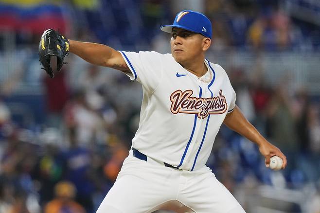 베네수엘라 우완 레인저 수아레즈. 15일 일본과 8강전에 선발 등판한다. AP연합뉴스
