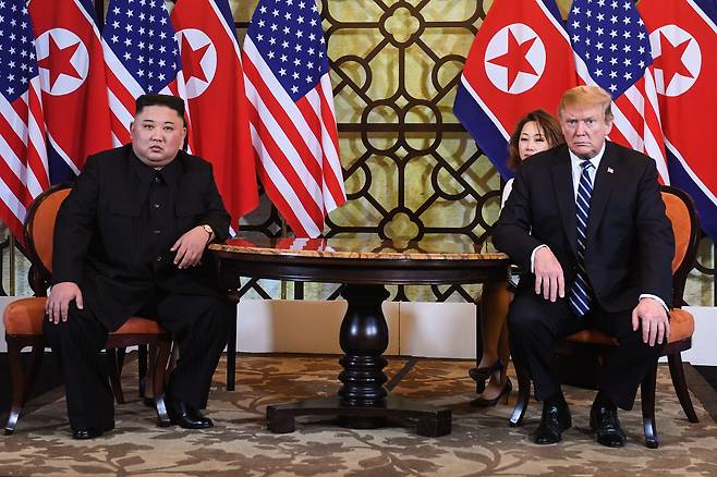 North Korean leader Kim Jong-un, left, and U.S. President Donald Trump are seen during their summit in Hanoi, Vietnam, on Feb. 28, 2019. [YONHAP]