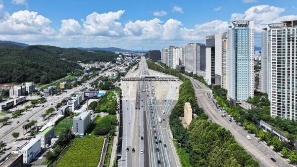기사의 이해를 돕기 위한 자료 이미지로 직접적 연관은 없습니다. 사진은 경부고속도로 서울요금소 일대 전경. 성남시 제공
