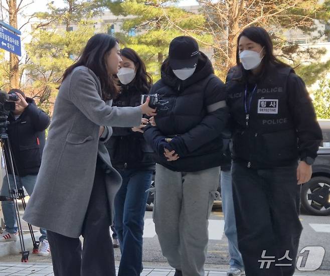 아동학대치사 혐의를 받는 A 씨(29)가 구속 전 피의자 심문(영장실질심사)을 받기 위해 인천지법에 출석했다. /사진=뉴스1