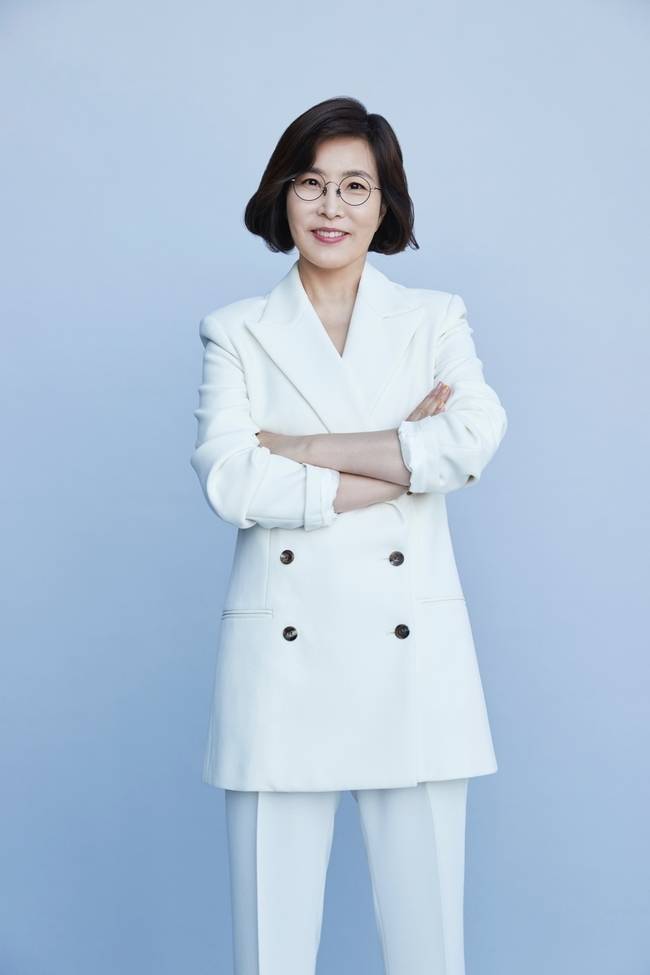 초록뱀엔터테인먼트 제공