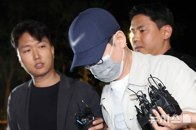 [서울=뉴시스] 권창회 기자 = 김건희 특검팀이 삼부토건 주가조작 의혹 사건의 '키맨'으로 꼽히는 전 부회장 이기훈씨의 도주를 도운 혐의를 받는 코스닥 상장사 회장 이모씨와 공범들에게 실형을 구형했다. 사진은 삼부토건 주가조작 의혹 사건의 '키맨' 이기훈씨. 2025.09.11. kch0523@newsis.com