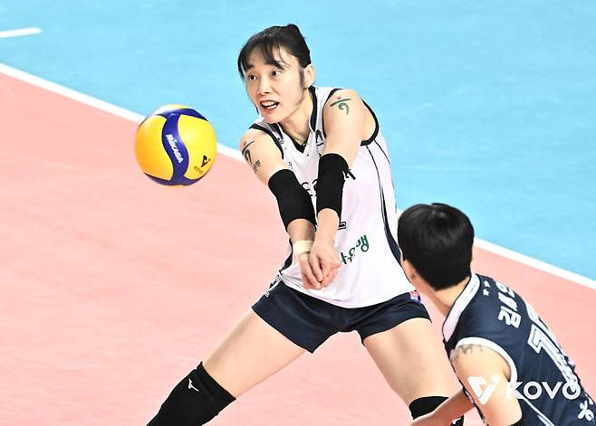 [서울=뉴시스]여자배구 한국도로공사 리베로 문정원. (사진=KOVO 제공)