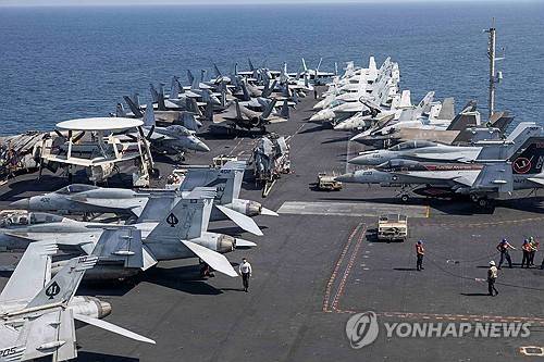 지난 10일 대이란 군사작전 수행 중인 에이브러햄 링컨 항공모함 [로이터=연합뉴스 자료사진 제공]