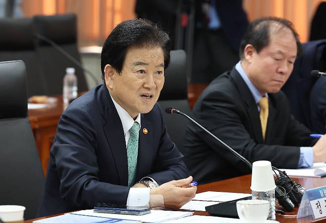 정동영 통일부 장관이 13일 서울 종로구 남북회담본부에서 열린 한반도 평화전략 자문단 3차 회의에서 발언하고 있다. 연합뉴스