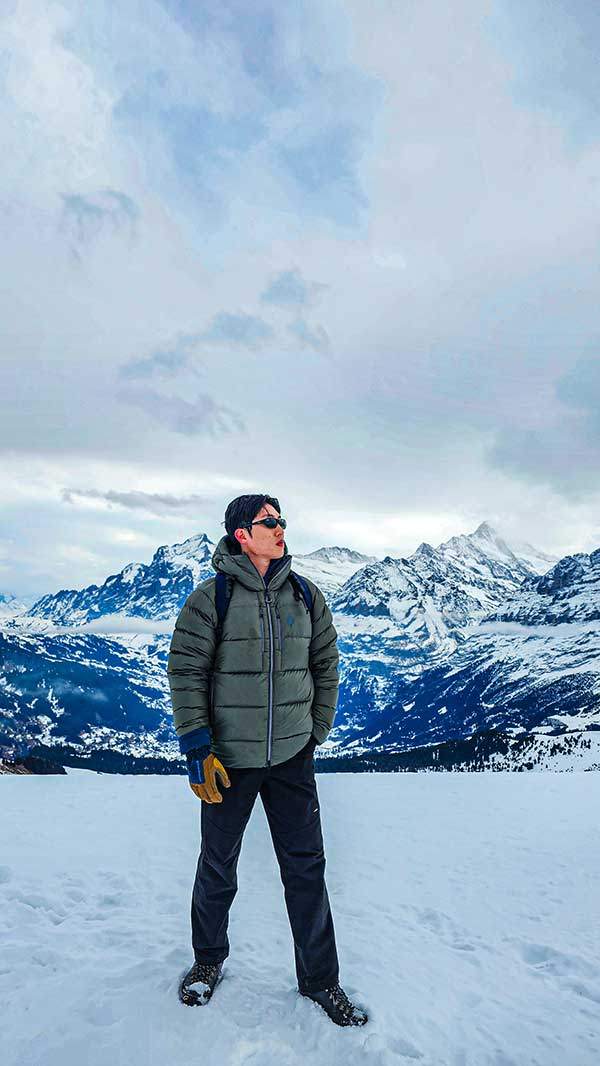 멘리헨 왕관 전망대에 선 임우람 대리(혜초여행). 사진 유튜버 산타윤