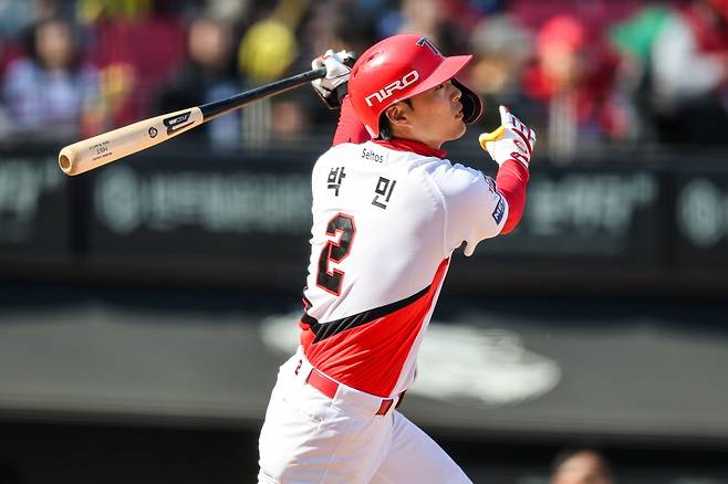 13일 오후 광주-KIA챔피언스필드에서 열린 2026 신한 SOL KBO리그 SSG 랜더스와 KIA 타이거즈의 시범경기, 7회말 2사 1, 2루 KIA 박민이 1타점 적시타를 때리고 있다. KIA 타이거즈