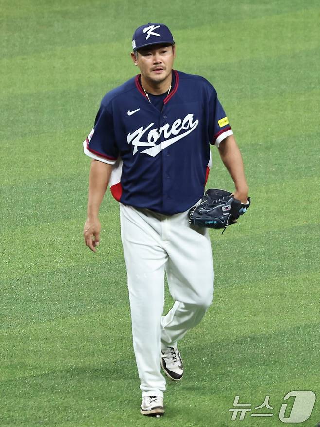 13일 오후(현지시간) 미국 플로리다주 마이애미 론디포파크에서 열린 2026 월드베이스볼클래식(WBC) 8강전 대한민국과 도미니카공화국의 경기 3회말 1실점 무사 주자 3루 상황에 노경은이 강판되고 있다. 2026.3.14 ⓒ 뉴스1 구윤성 기자