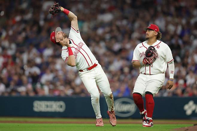 HOUSTON, TEXAS - MARCH 13: Edouard Julien #15 of Team Canada catches a fly ball during the eighth inning against Team United States at Daikin Park on March 13, 2026 in Houston, Texas. AFP연합뉴스