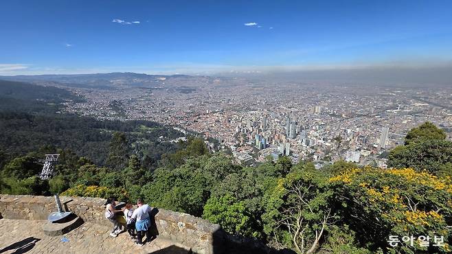 시민들의 휴식처이자 순례자들의 성지인 몬세라테 언덕.