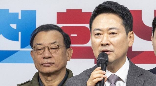 국민의힘 장동혁 대표(오른쪽)와 이정현 공천관리위원장. 연합뉴스