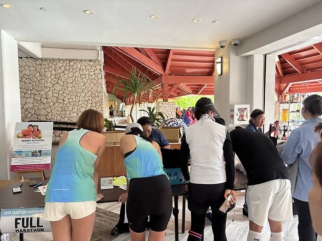 배번표 수령 현장/사진=김지은 여행+ 기자