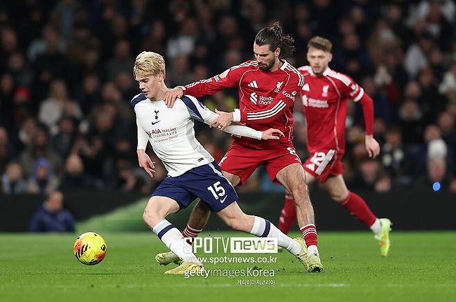 ▲ 창단 이래 최대의 치욕을 마주한 토트넘은 이제 생존을 걱정해야 하는 처참한 처지로 전락했다. 7연패라는 최악의 성적표와 함께 2부 리그행 열차에 탑승하게 될지도 모른다는 공포가 토트넘을 잠식하고 있다.