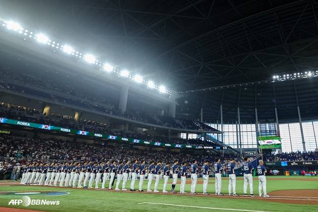 경기를 앞둔 한국 선수단. /AFPBBNews=뉴스1
