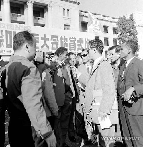 1966년 서울수복 기념 제3회 국제마라톤대회 우승자 아베베 인터뷰 [국가기록원 제공. 재판매 및 DB 금지]