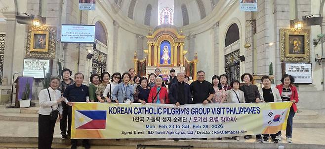 말라떼 성당에서 순례자들