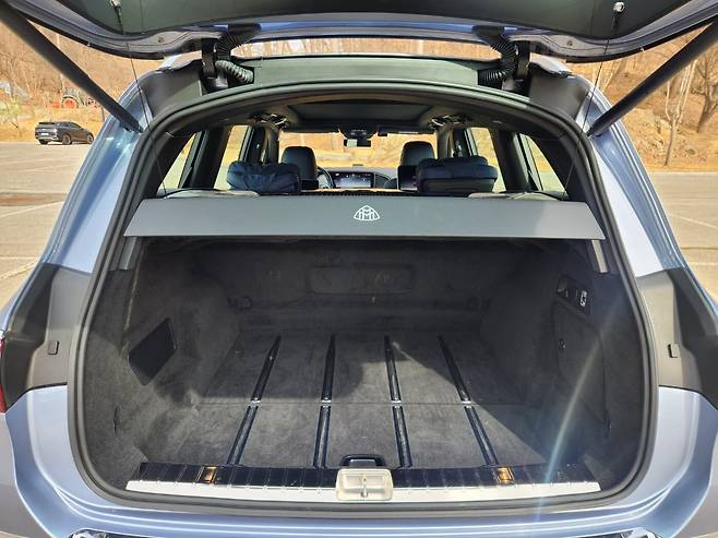 마이바흐 GLS 마누팍투어의 적재 공간. /진상훈 기자