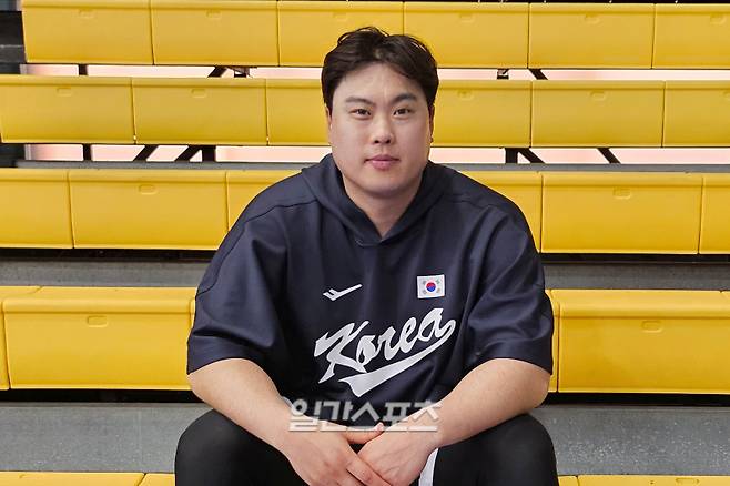 10일 사이판 올레아이 스포츠 콤플렉스에서 만난 류현진. 사이판=윤승재 기자