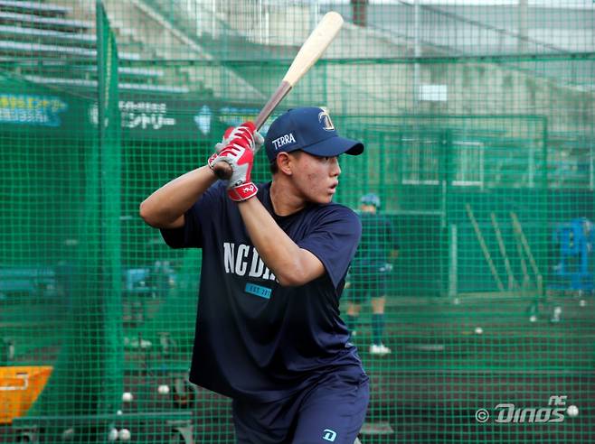 지난해 NC 마무리 캠프에 참가한 신재인.&nbsp;