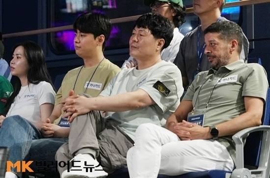 LPBA 4차전 ‘SY베르테옴므배’ 결승전에 진출한 김가영을 응원하기 위해 (왼쪽부터) 하나카드 김진아 신정주 김병호 초클루가 경기장을 찾았다.