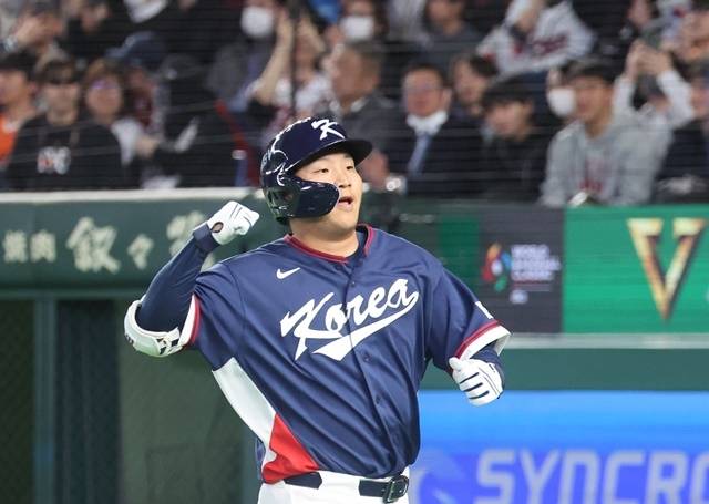 9일 일본 도쿄돔에서 열린 2026 월드베이스볼클래식(WBC) C조 조별리그 최종전 대한민국과 호주의 경기. 2회초 무사 1루 한국 문보경이 2점 홈런을 친 뒤 기뻐하고 있다. 사진=연합뉴스