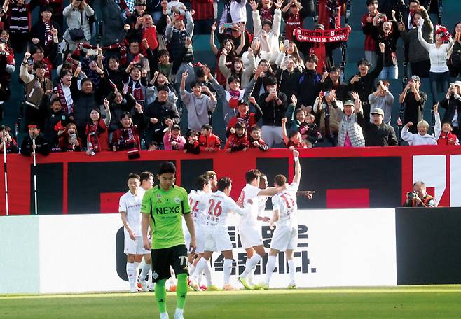 3월1일 전북 전주월드컵경기장에서 열린 하나은행 K리그1 2026 1라운드 전북 현대와 부천FC의 경기. 후반전 부천 갈레고가 골을 넣은 뒤 환호하고 있다. ⓒ연합뉴스