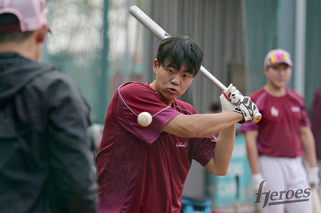 키움 어준서는 지난해 주전 유격수를 맡은 경험을 토대로 한 단계 더 성장하려 한다. 사진제공｜키움 히어로즈