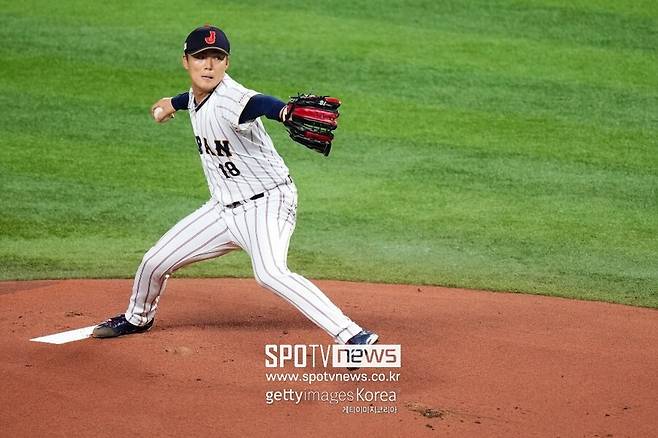 ▲ 야마모토 요시노부.&nbsp;일본 야구 대표팀은 15일 미국 플로리다주 마이애미의 론디포파크에서 열린 2026 월드베이스볼클래식 8강전 베네수엘라와의 경기에서 패했다. WBC 대회 역사상 3회 우승에 빛나는 일본은 올해도 유력 우승 후보로 꼽혔지만 참사를 겪었다. 사상 최초로 준결승 진출에 실패했다.