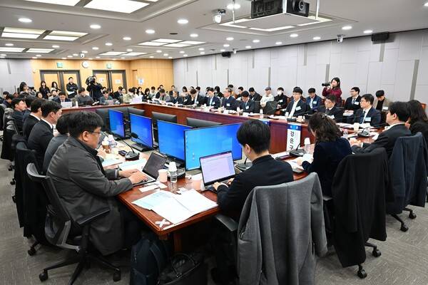 ▲ 'CCUS를 통한 국가기간산업의 패러다임 전환과 성장을 위한 정책토론회'가 진행되고 있는 모습.