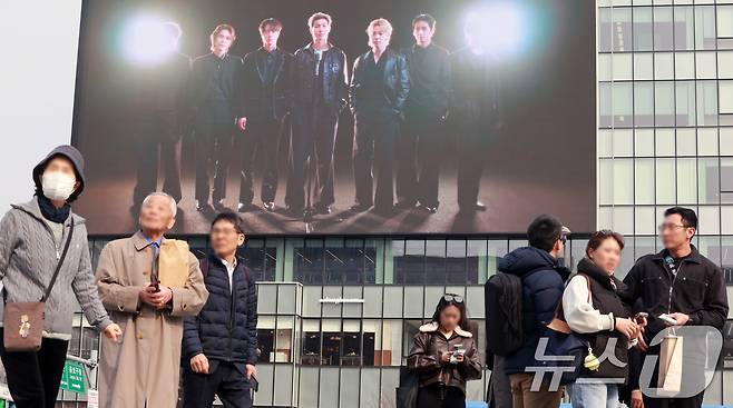 방탄소년단의 컴백 라이브 공연을 열흘 앞둔 11일 서울 종로구 광화문광장 인근 전광판에 BTS 컴백 공연 광고가 나오고 있다. 2026.3.11 ⓒ 뉴스1 이호윤 기자