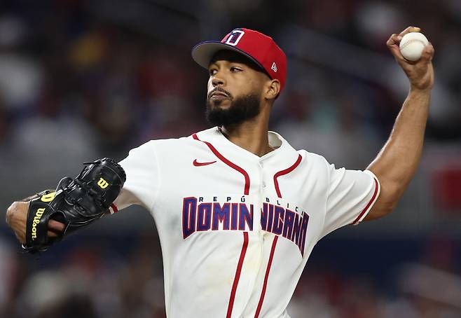 도미니카공화국 선발 투수 크리스토퍼 산체스가 역투하고 있다.연합뉴스