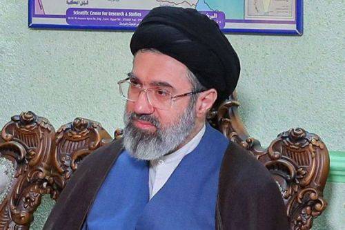 이란 하메네이 후계자로 선출된 차남 모즈타바 하메네이. AFP연합뉴스