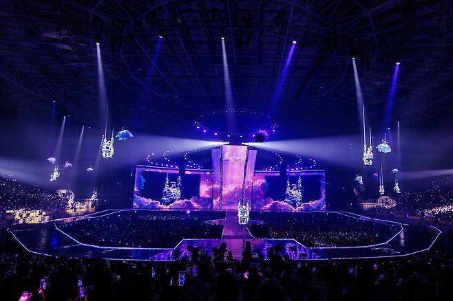 ZeroBaseOne performs during one of the encore concerts of its ″Here & Now″ world tour held on March 13, 14 and 15 at the KSPO Dome in southern Seoul. [WAKEONE]
