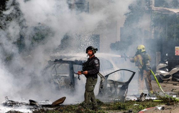 이란의 공습을 받은 이스라엘 텔아비브/ 출처:연합뉴스