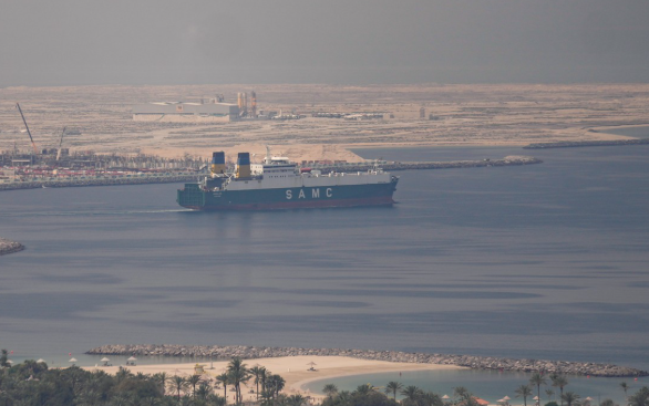 아랍에미리트(UAE) 두바이 항구를 떠나는 화물선/ 출처: 연합뉴스