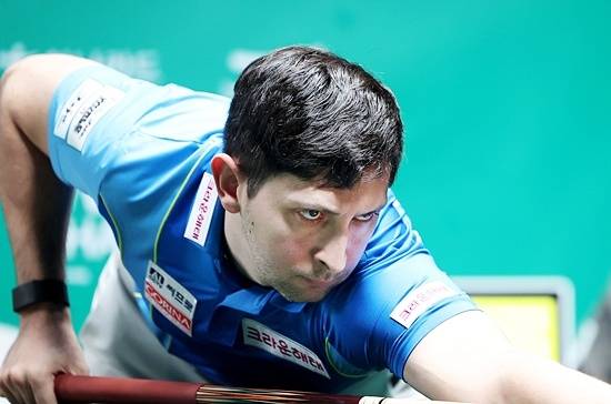 마르티네스는 9일 제주시 한라체육관에서 열린 ‘PBA월드챔피언십 2025’ 조별리그 이틀차 E조 승자전에서 강동궁을 제압하고 16강에 진출했다. 1승1패를 기록한 강동궁은 11일 김재근과  16강 결정전을 치른다. (사진=PBA)