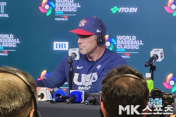 마크 데로사 미국 대표팀 감독이 인터뷰를 갖고 있다. 사진(美 마이애미)= 김재호 특파원