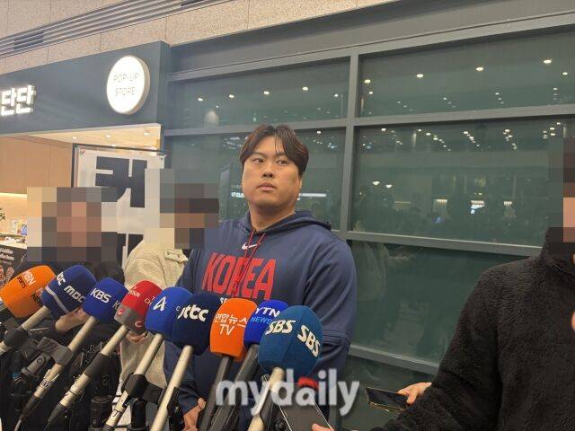 류현진./인천공항 = 이정원 기자