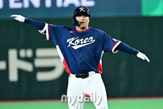 9일 일본 도쿄돔에서 열린 2026 월드 베이스볼 클래식(WBC) 조별리그 한국-호주 경기. 문보경이 3회초 1사 2루테 1타점 2루타를 친 후 기뻐하고 있다./마이데일리