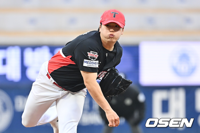 [OSEN=창원, 이석우 기자] 16일 창원NC파크에서 2026 신한 SOL KBO 리그 시범경기 NC 다이노스와 KIA 타이거즈의 경기가 열린다.지난 12일 시작된 시범경기는 24일까지 진행되며, 각 팀이 12경기씩 총 60경기가 펼쳐진다.KIA 타이거즈 선발투수 황동하가 역투하고 있다. 2026.03.16 / foto0307@osen.co.kr