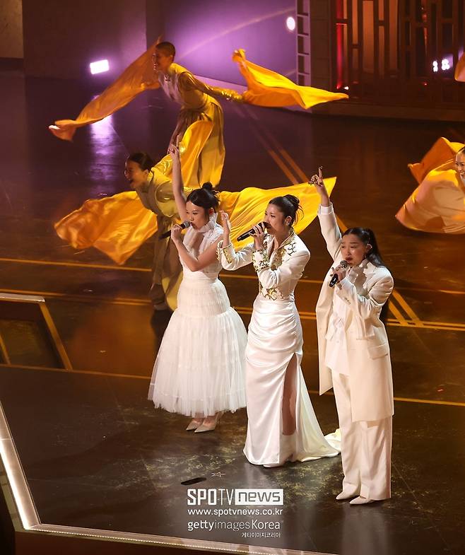 ▲ 오스카 골든 축하무대 ⓒ게티이미지