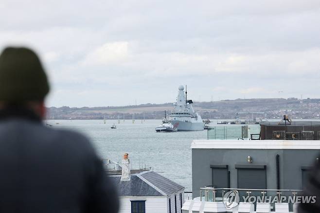 동지중해로 출항하기 직전의 영국 해군 구축함 HMS 드래곤함 [로이터 연합뉴스 자료사진. 재판매 및 DB 금지]