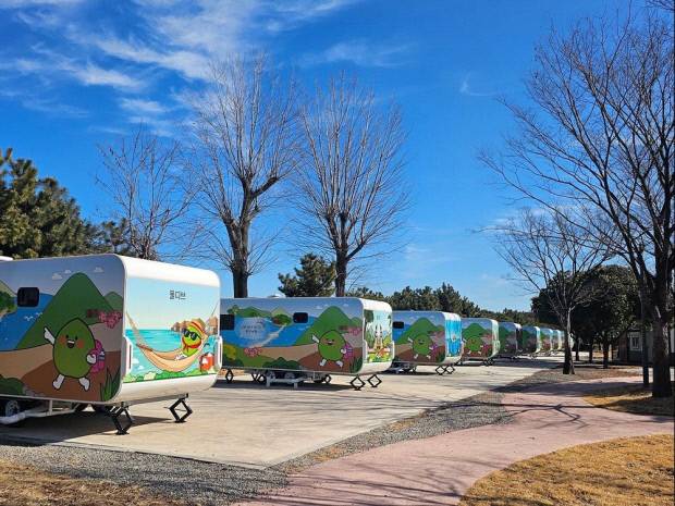 광양시 배알도 별빛야영장 카라반. 광양시 제공