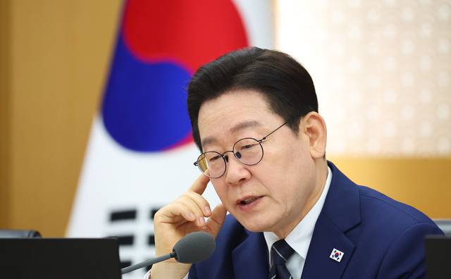 이재명 대통령이 17일 정부세종청사에서 국무회의를 주재하고 있다. 연합뉴스