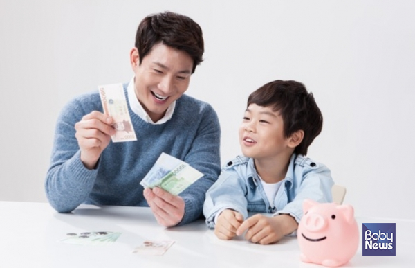 보험료는 나이가 어릴수록 낮게 책정된다. 같은 보장이라도 성인이 된 뒤 가입하면 보험료가 훨씬 높아지는 경우가 많다. ⓒ베이비뉴스