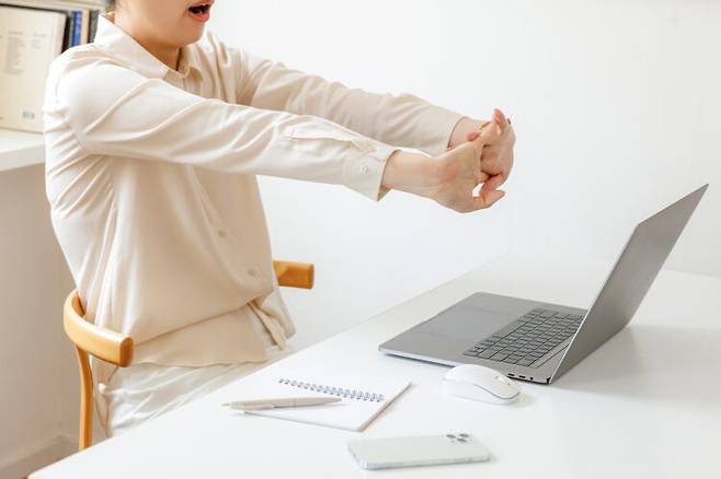 피로, 졸음 등으로 특징되는 춘곤증을 예방하는 데 도움이 되는 영양소와 함유 식품이 있다. 사진=클립아트코리아