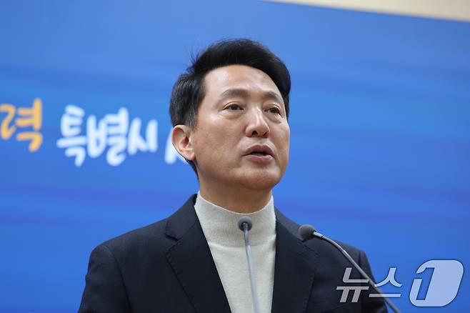 오세훈 서울시장이 6·3지방선거 국민의힘 서울시장 후보자 추가 공천 접수 마감일인 17일 오후 서울시청 브리핑룸에서 공천 신청과 관련한 입장을 밝히고 있다. 2026.3.17 ⓒ 뉴스1 오대일 기자