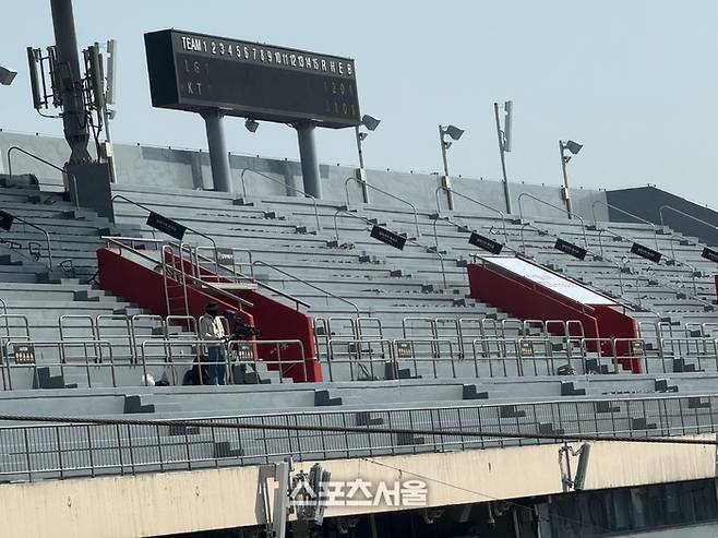 위즈파크 맨 꼭대기 층인 스카이석도 전면 보수공사를 진행 중이다. 수원 | 박연준 기자 duswns0628@sportsseoul.com